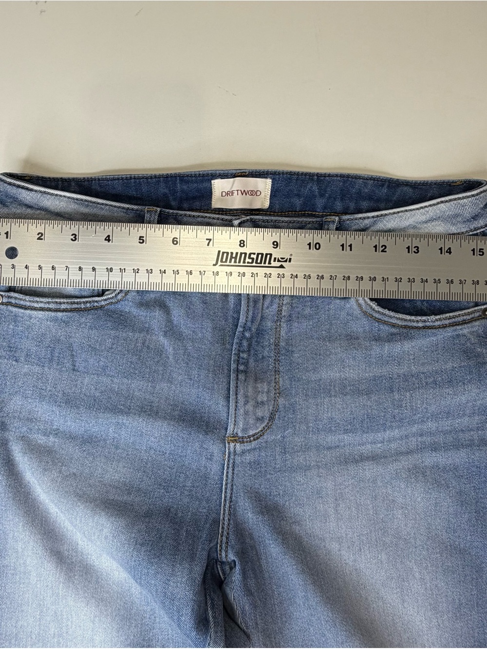 Driftwood Colette floral embroidered jeans. Size 29. Excellent condition! - Picture 7 of 8